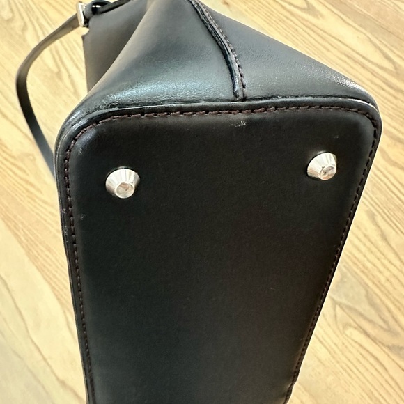 Burberry Black Leather Novacheck Shoulder Bag - Picture 6 of 10